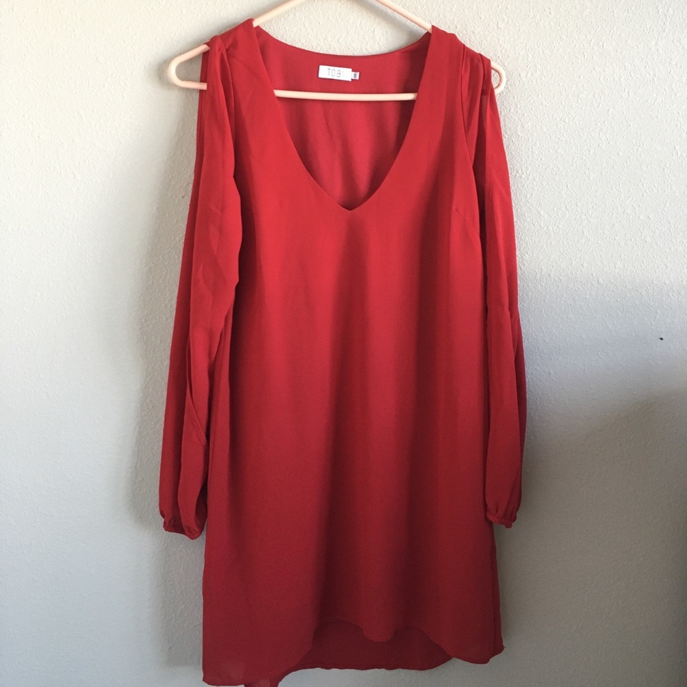 Tobi Red Cold Shoulder Long Sleeve Shift Dress